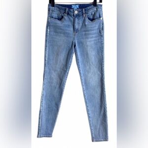 CeCe Light Wash Ankle Cropped Jeans w/Stretch, Frilly Lace Detail Size 29 / 8